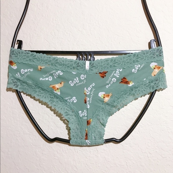 4/$38 💖PINK Victoria’s Secret Panty Cheekster - Picture 3 of 3